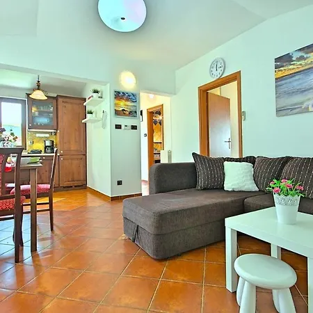 Holiday home Casa Bizzarra